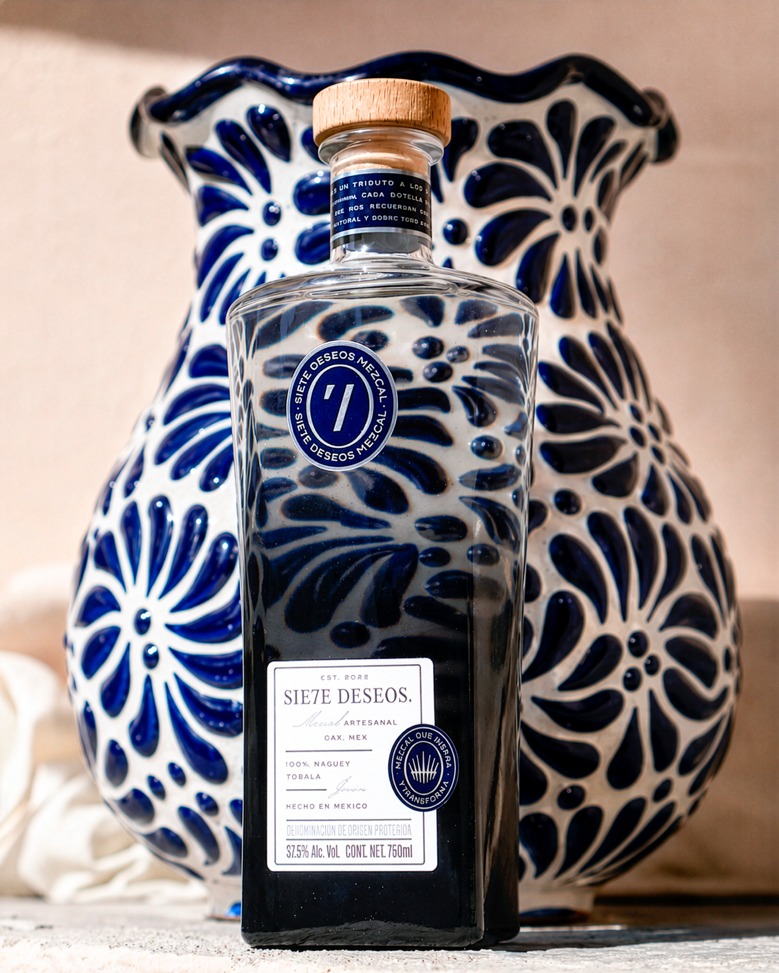 Botella de Mezcal SIE7E DESEOS